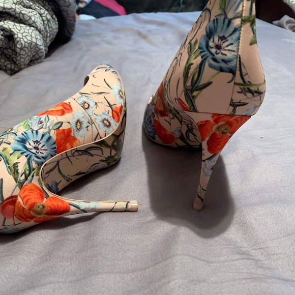 ALDO FLORAL HEELS 🌸 PRICE DROP! - Picture 4 of 4